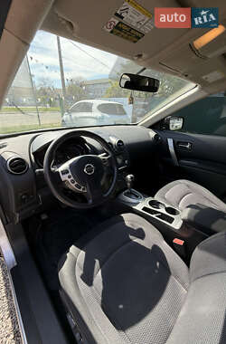 Позашляховик / Кросовер Nissan Rogue 2010 в 