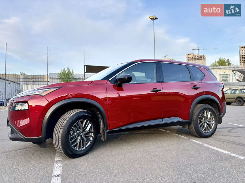 Внедорожник / Кроссовер Nissan Rogue 2021 в Киеве