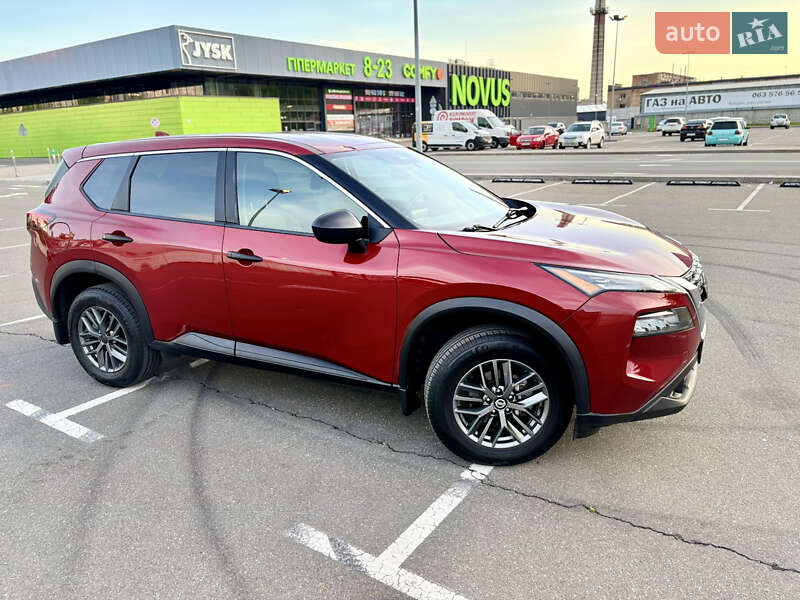 Внедорожник / Кроссовер Nissan Rogue 2021 в Киеве