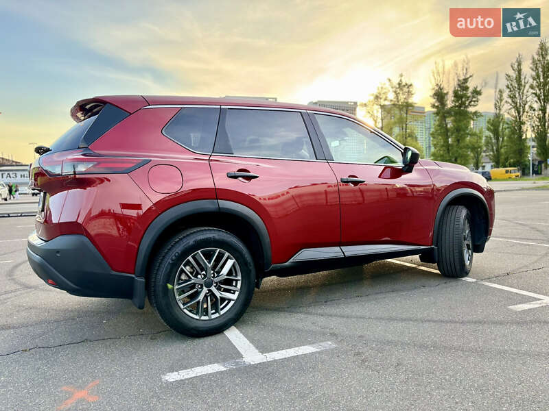 Внедорожник / Кроссовер Nissan Rogue 2021 в Киеве