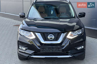 Позашляховик / Кросовер Nissan Rogue 2018 в 
