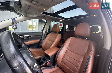 Позашляховик / Кросовер Nissan Rogue 2018 в 