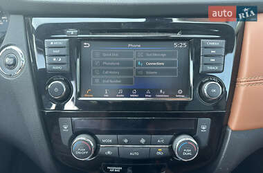 Позашляховик / Кросовер Nissan Rogue 2018 в 