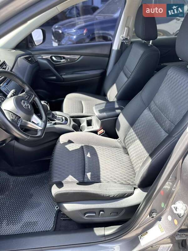Позашляховик / Кросовер Nissan Rogue 2018 в Полтаві