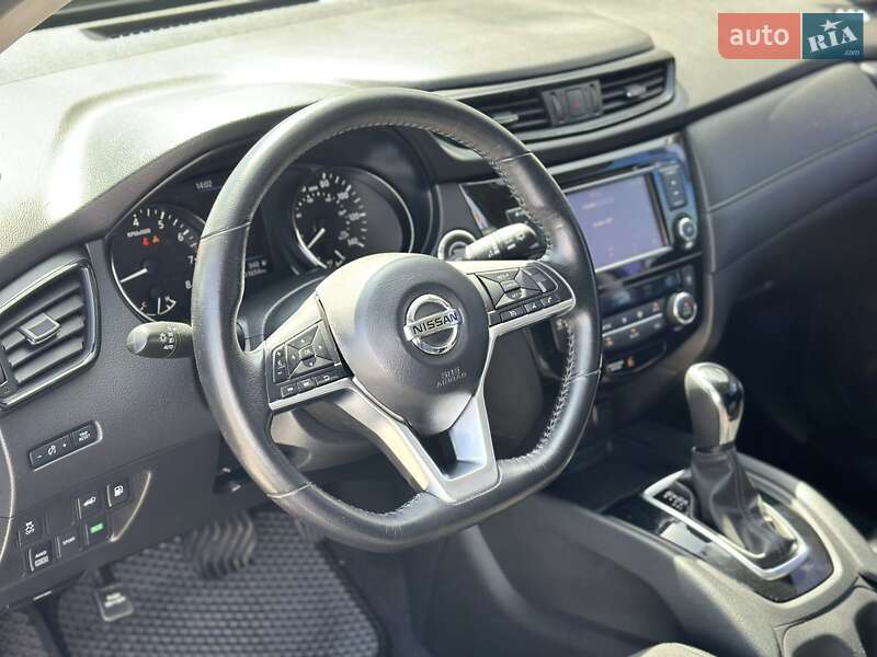 Позашляховик / Кросовер Nissan Rogue 2018 в Полтаві