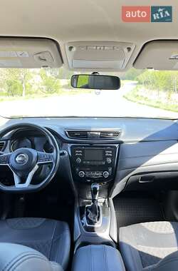 Позашляховик / Кросовер Nissan Rogue 2017 в 