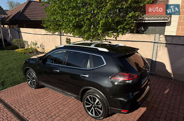 Внедорожник / Кроссовер Nissan Rogue 2018 в 