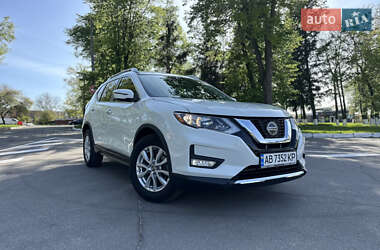 Внедорожник / Кроссовер Nissan Rogue 2018 в 