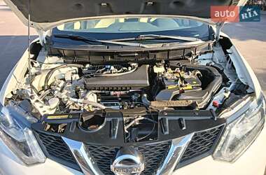 Внедорожник / Кроссовер Nissan Rogue 2015 в 