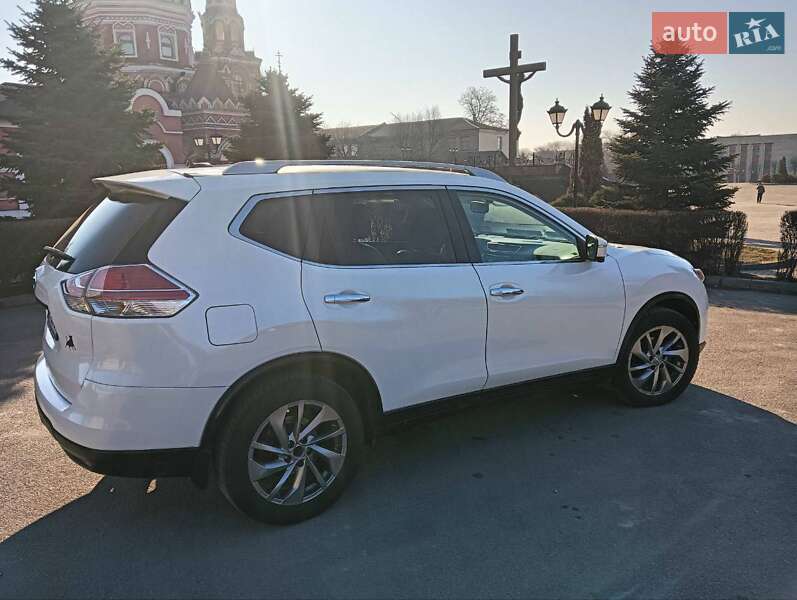 Позашляховик / Кросовер Nissan Rogue 2015 в Кам'янському