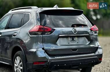Позашляховик / Кросовер Nissan Rogue 2019 в 