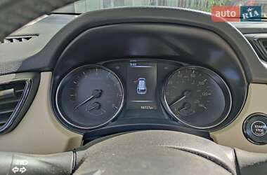 Внедорожник / Кроссовер Nissan Rogue 2016 в 