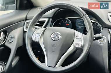 Внедорожник / Кроссовер Nissan Rogue 2015 в 