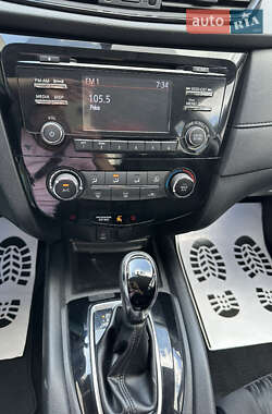 Внедорожник / Кроссовер Nissan Rogue 2017 в 