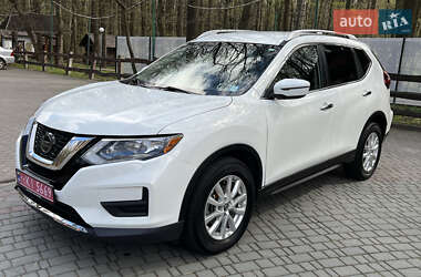 Позашляховик / Кросовер Nissan Rogue 2020 в 