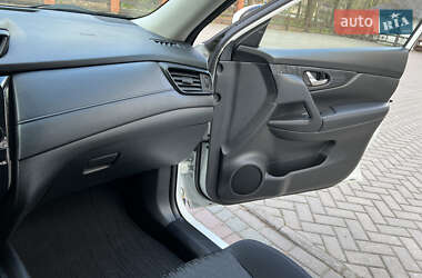 Позашляховик / Кросовер Nissan Rogue 2020 в 