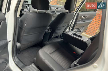 Позашляховик / Кросовер Nissan Rogue 2020 в 