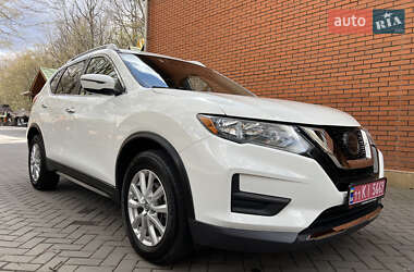 Позашляховик / Кросовер Nissan Rogue 2020 в 