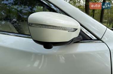 Внедорожник / Кроссовер Nissan Rogue 2015 в 