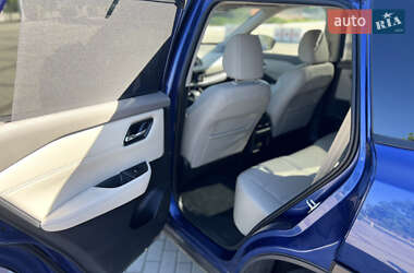 Позашляховик / Кросовер Nissan Rogue 2021 в 