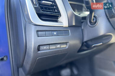 Позашляховик / Кросовер Nissan Rogue 2021 в 