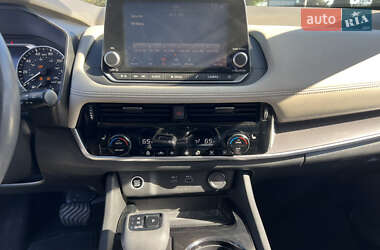 Позашляховик / Кросовер Nissan Rogue 2021 в 