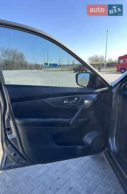 Внедорожник / Кроссовер Nissan Rogue 2014 в 