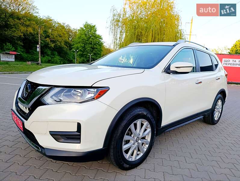 Позашляховик / Кросовер Nissan Rogue 2018 в 