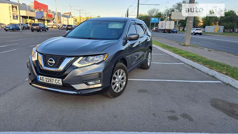Внедорожник / Кроссовер Nissan Rogue 2015 в 