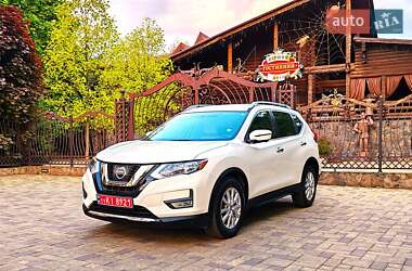 Внедорожник / Кроссовер Nissan Rogue 2017 в Кременчуге