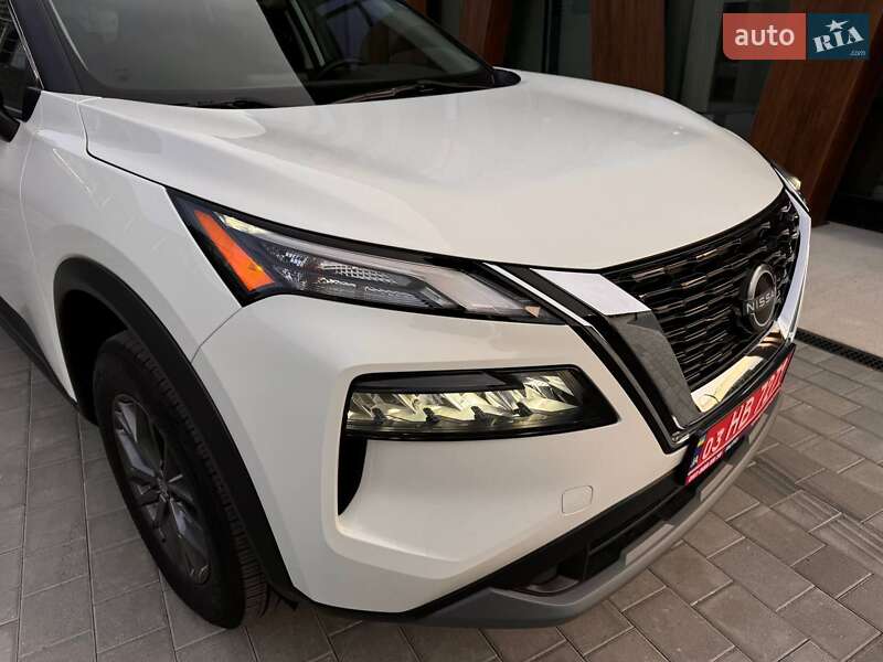 Внедорожник / Кроссовер Nissan Rogue 2023 в Луцке
