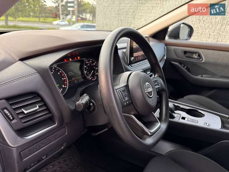 Внедорожник / Кроссовер Nissan Rogue 2023 в Луцке