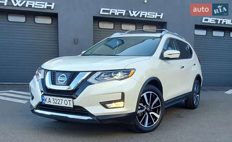 Внедорожник / Кроссовер Nissan Rogue 2017 в 