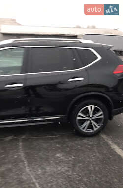 Позашляховик / Кросовер Nissan Rogue 2017 в 