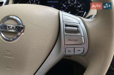 Позашляховик / Кросовер Nissan Rogue 2014 в 