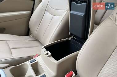 Позашляховик / Кросовер Nissan Rogue 2014 в 