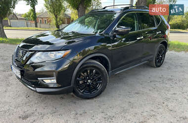 Внедорожник / Кроссовер Nissan Rogue 2018 в 