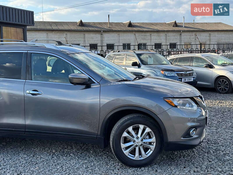 Позашляховик / Кросовер Nissan Rogue 2016 в Стрию