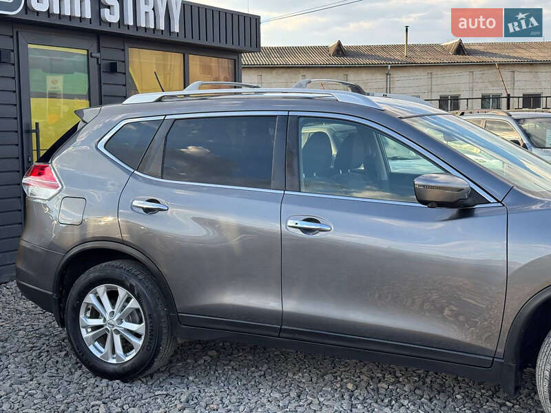 Позашляховик / Кросовер Nissan Rogue 2016 в Стрию