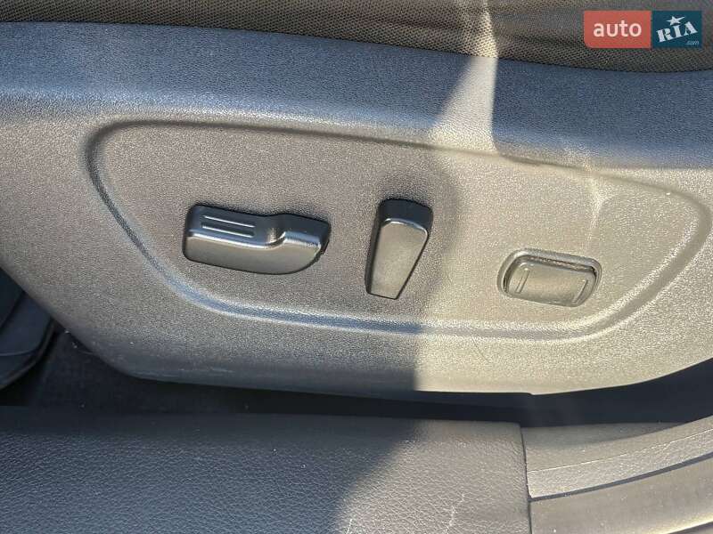 Позашляховик / Кросовер Nissan Rogue 2019 в Полтаві