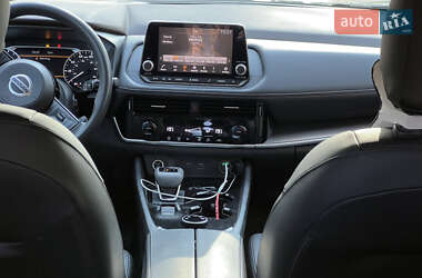 Позашляховик / Кросовер Nissan Rogue 2021 в 