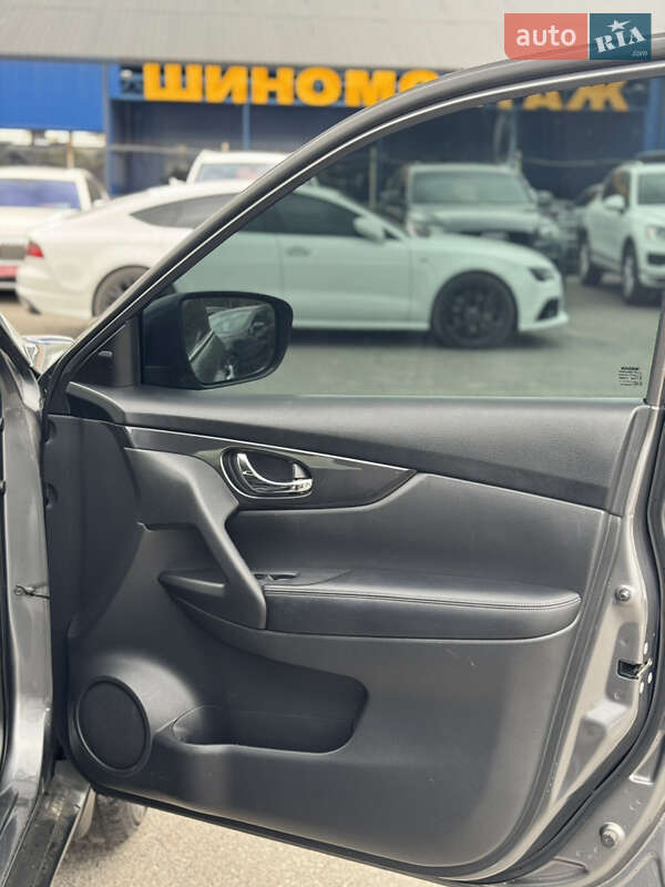 Позашляховик / Кросовер Nissan Rogue 2018 в Львові