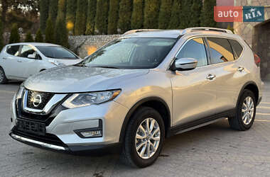 Позашляховик / Кросовер Nissan Rogue 2018 в 