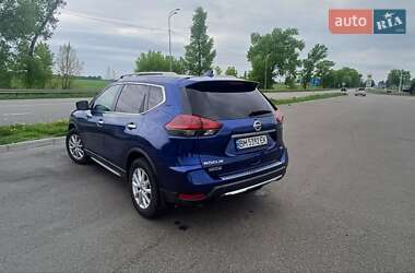 Внедорожник / Кроссовер Nissan Rogue 2018 в 
