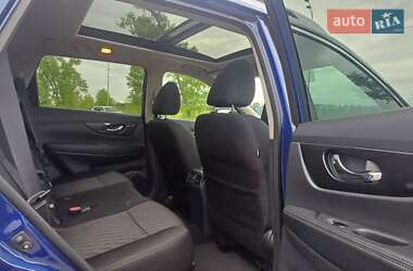 Внедорожник / Кроссовер Nissan Rogue 2018 в 