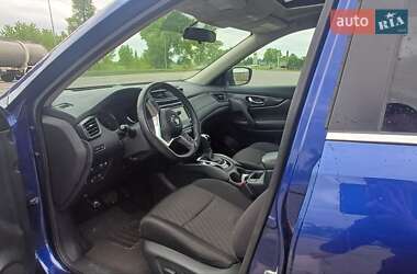 Внедорожник / Кроссовер Nissan Rogue 2018 в 