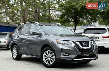 Позашляховик / Кросовер Nissan Rogue 2017 в 