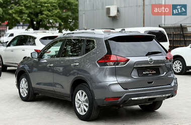 Позашляховик / Кросовер Nissan Rogue 2017 в 