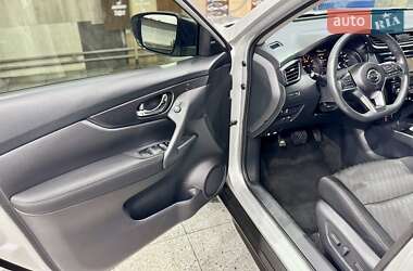 Позашляховик / Кросовер Nissan Rogue 2016 в 