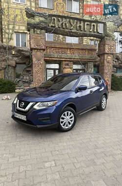 Внедорожник / Кроссовер Nissan Rogue 2017 в 